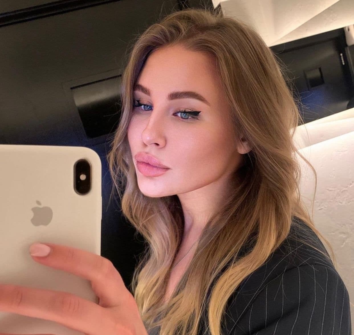 Индивидуалка  СПб Вика Владимирская +7(981)214-21-80 - фото 