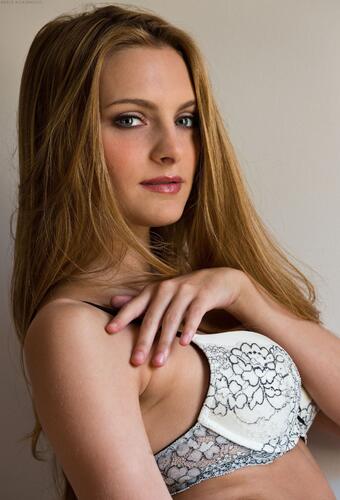 Карина Путана Санкт-Петербурга метро Горьковская +7(981)284-95-14